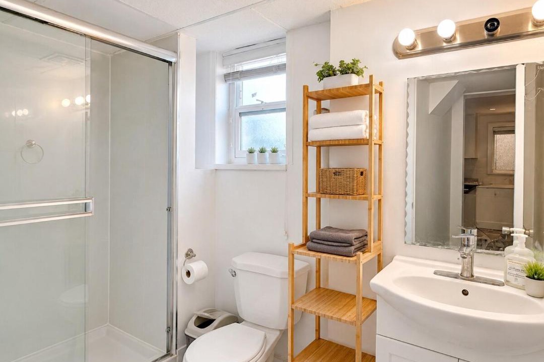 Photo of Bathroom in Sunset