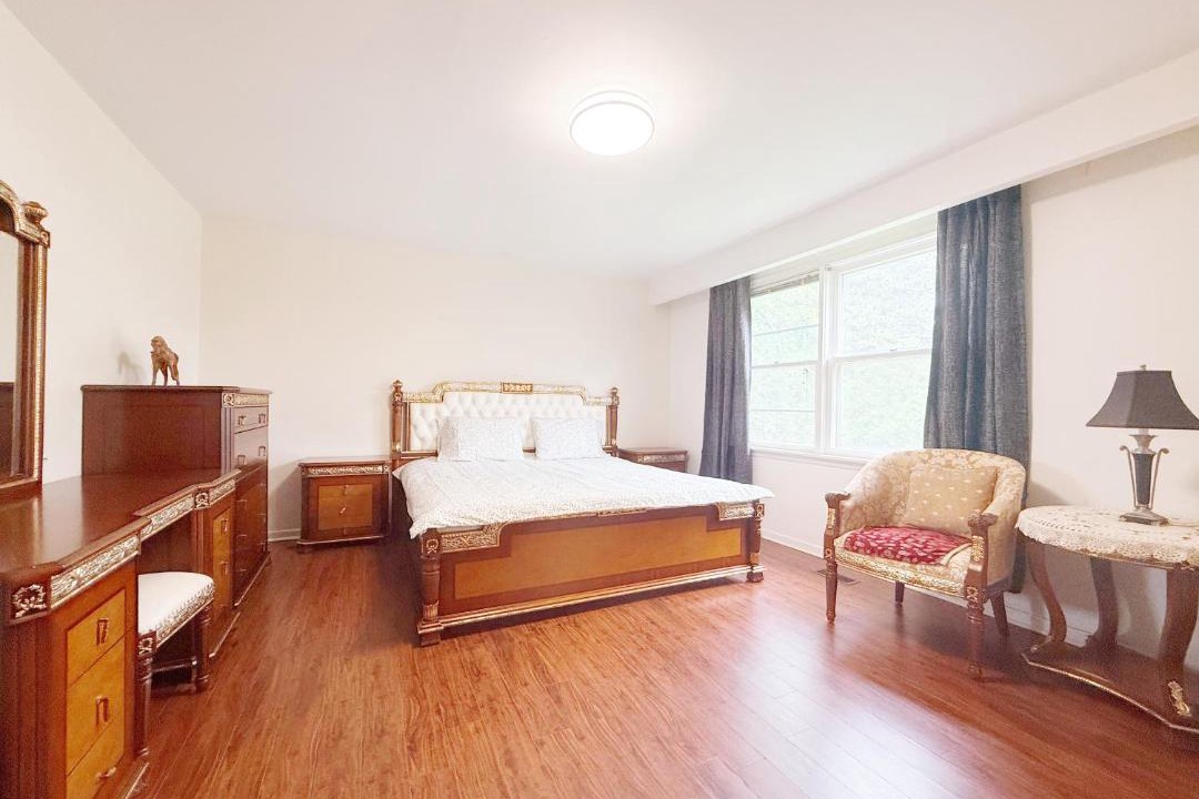 Photo of Bedroom in Thornhill