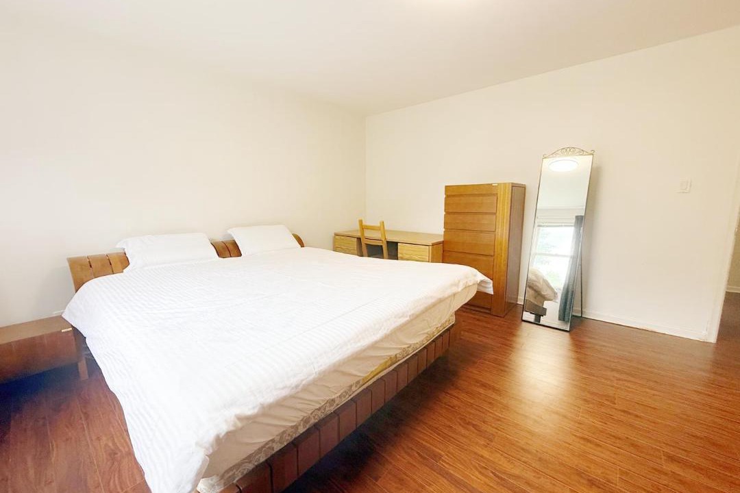 Photo of Bedroom in Thornhill