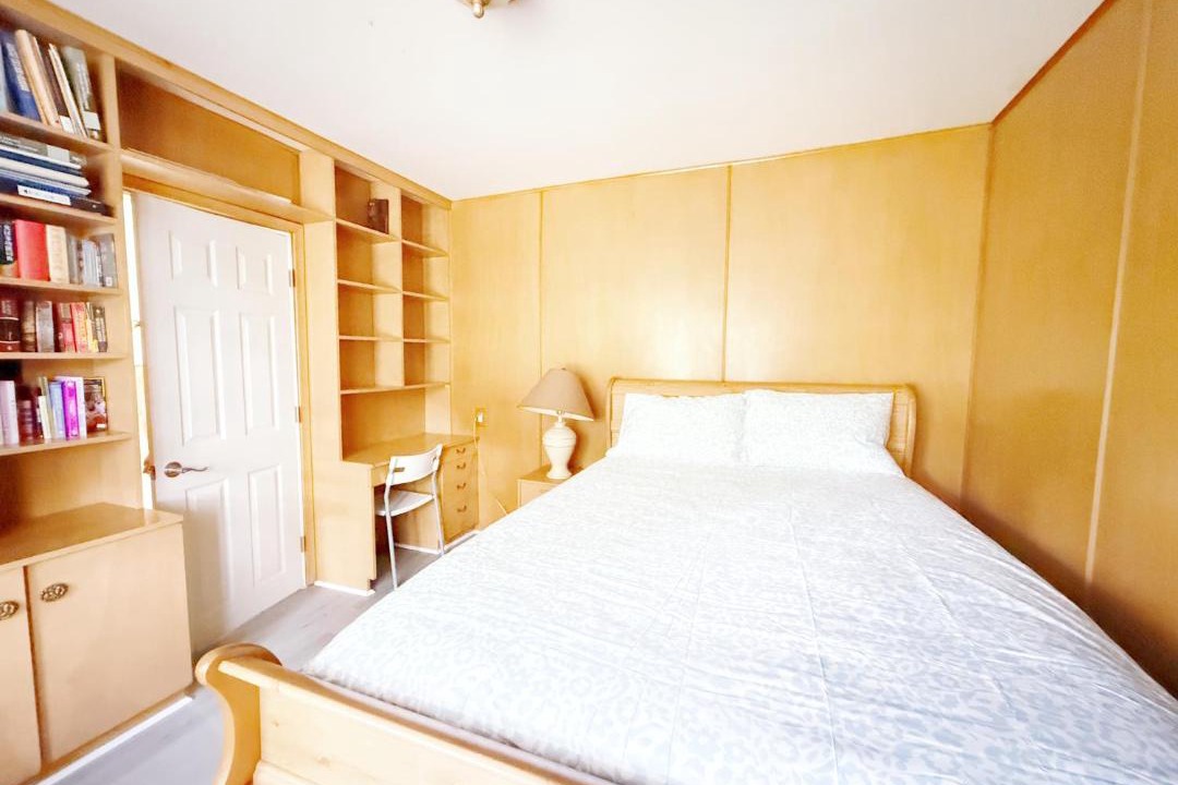Photo of Bedroom in Thornhill