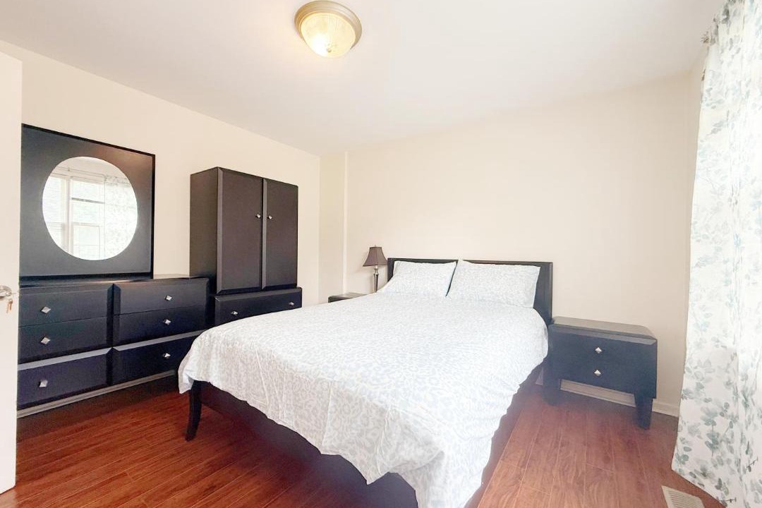 Photo of Bedroom in Thornhill