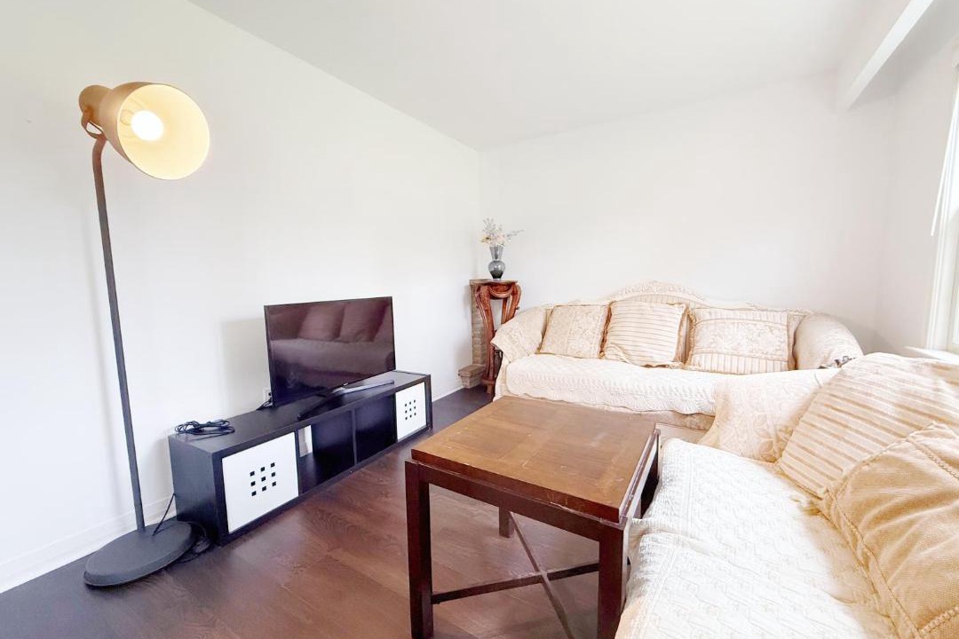 Photo of Livingroom in Thornhill