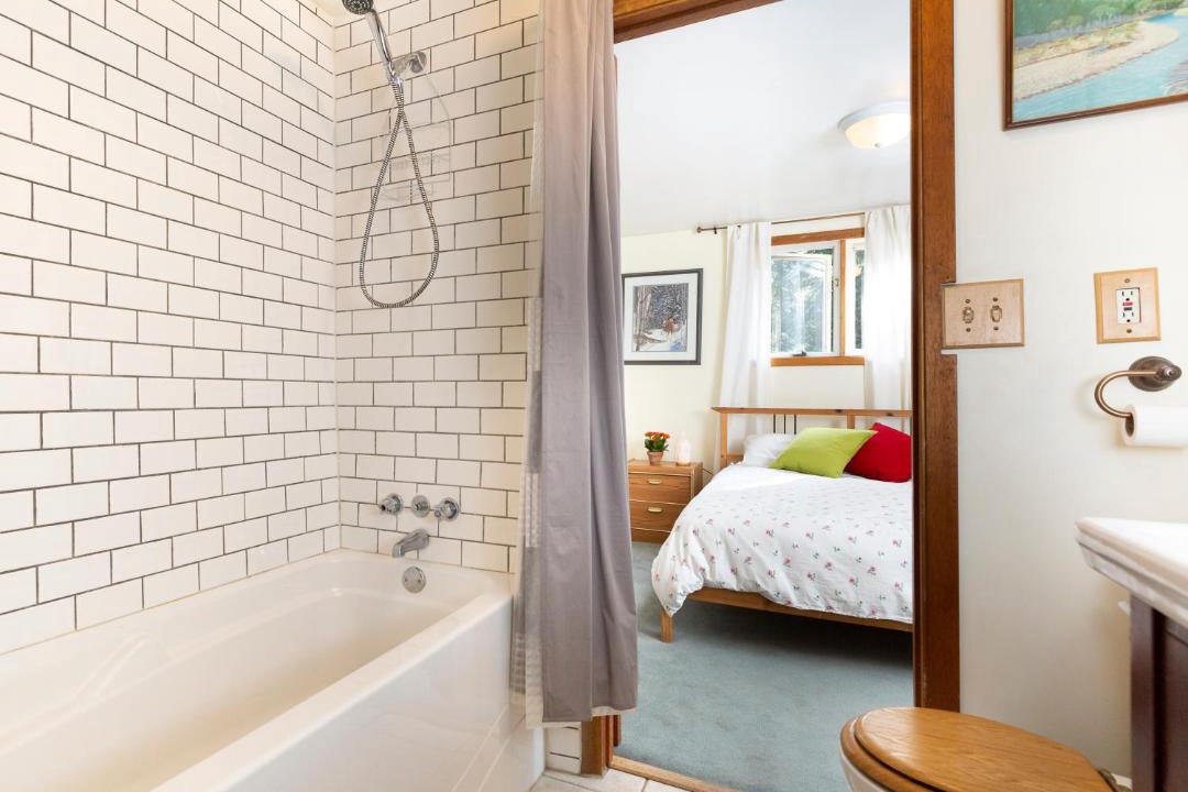 Photo of Bathroom in Sundre