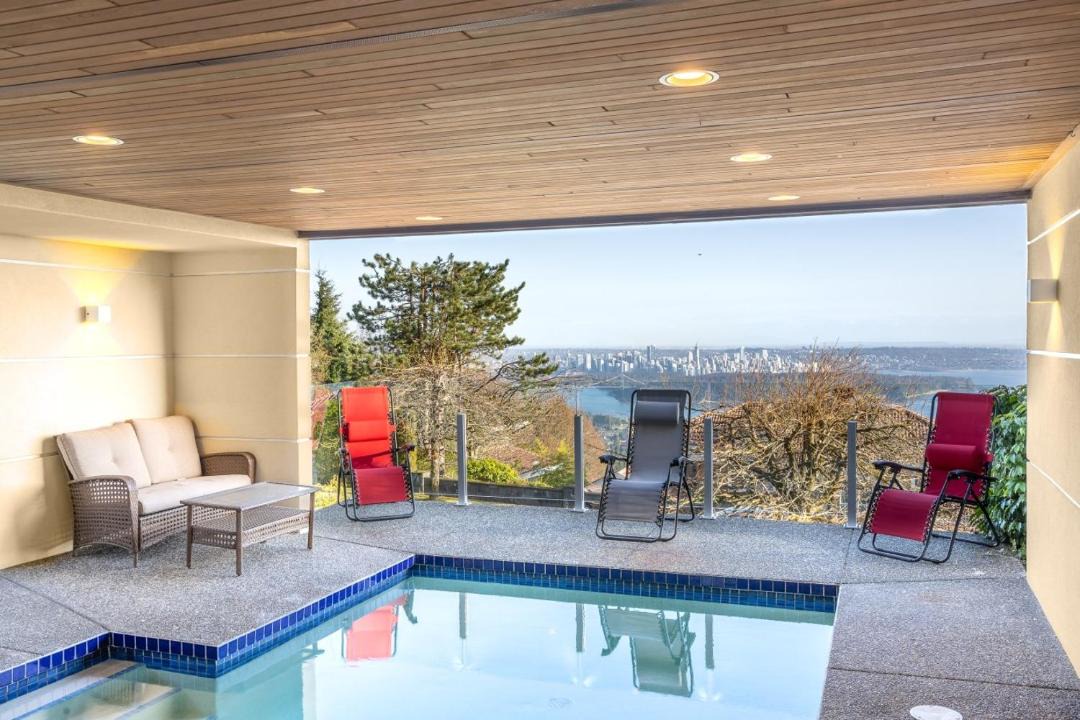 Photo of Patio Balcony in West Vancouver