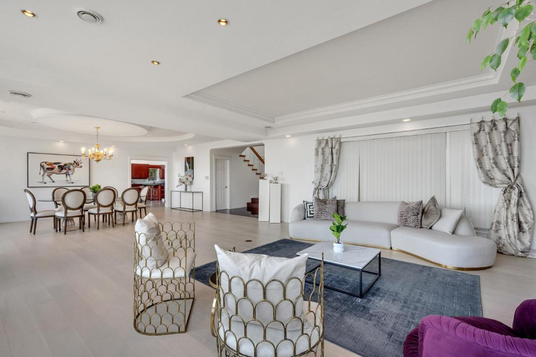 Photo of Livingroom in West Vancouver