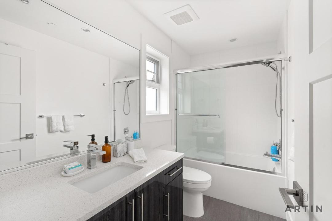 Photo of Bathroom in Sunset