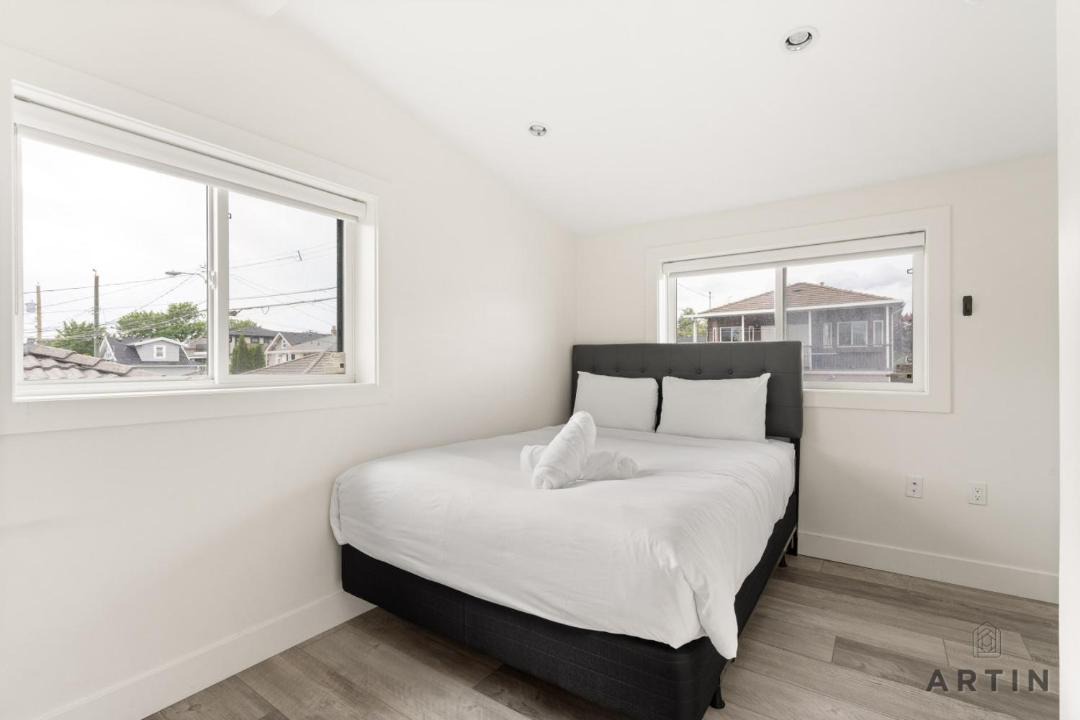 Photo of Bedroom in Sunset