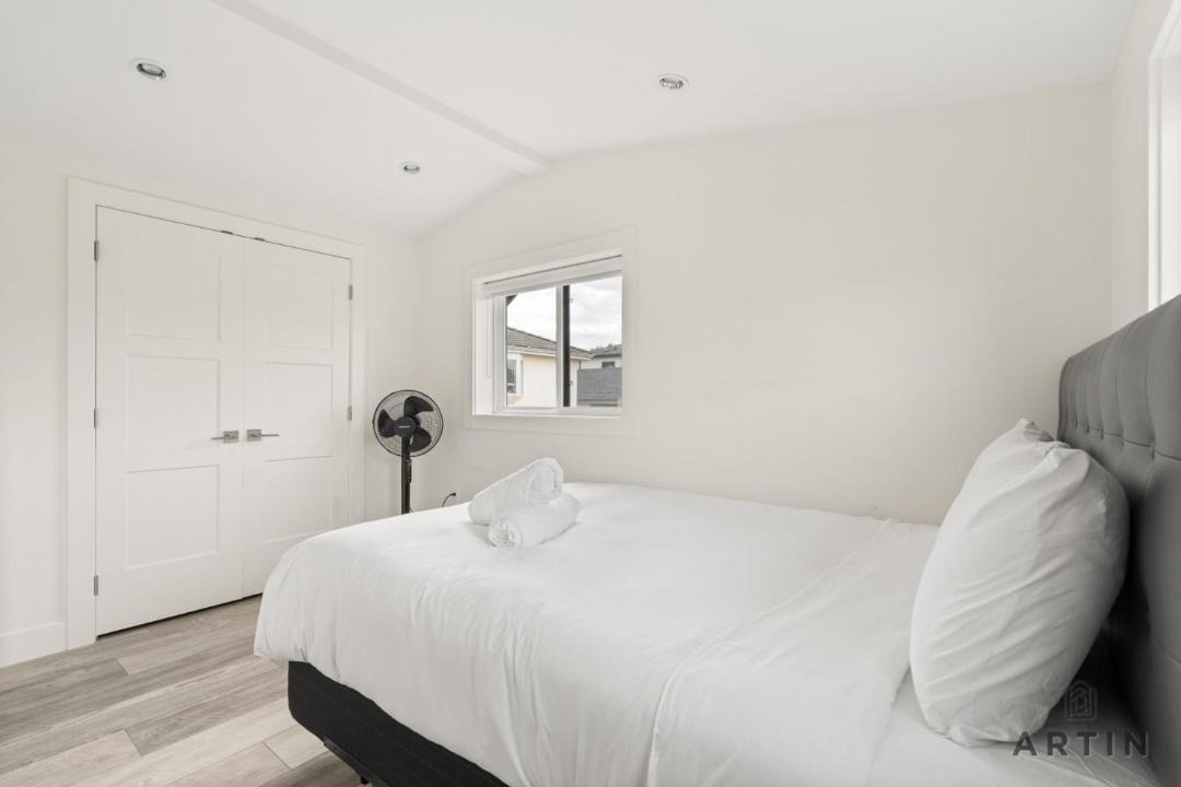 Photo of Bedroom in Sunset