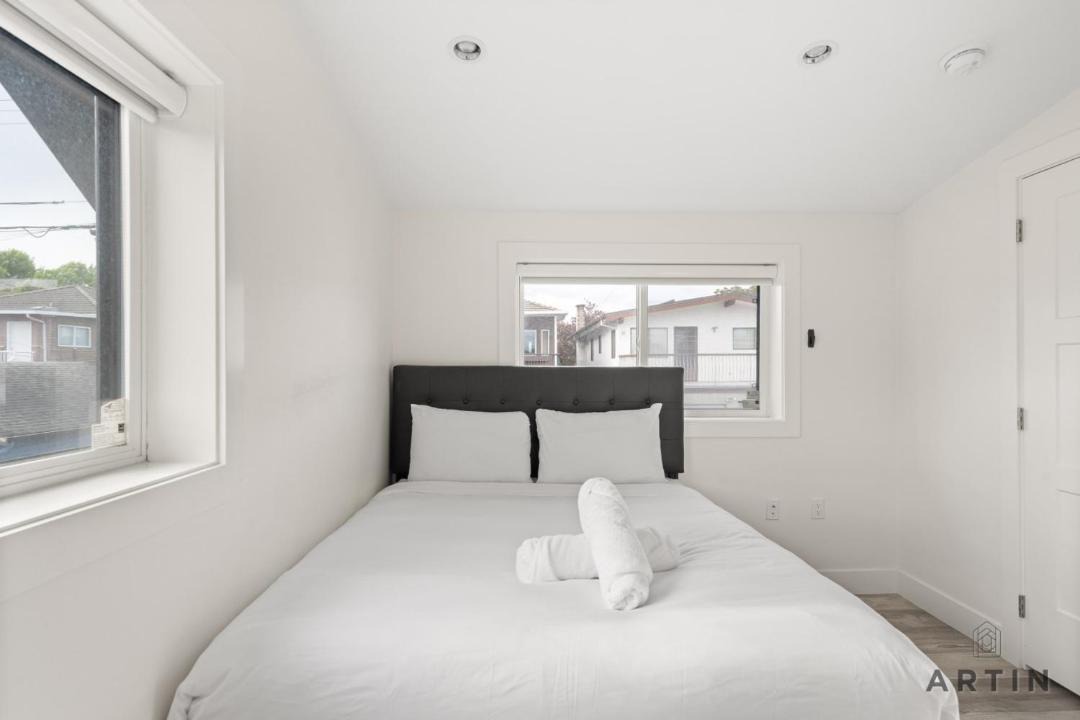 Photo of Bedroom in Sunset