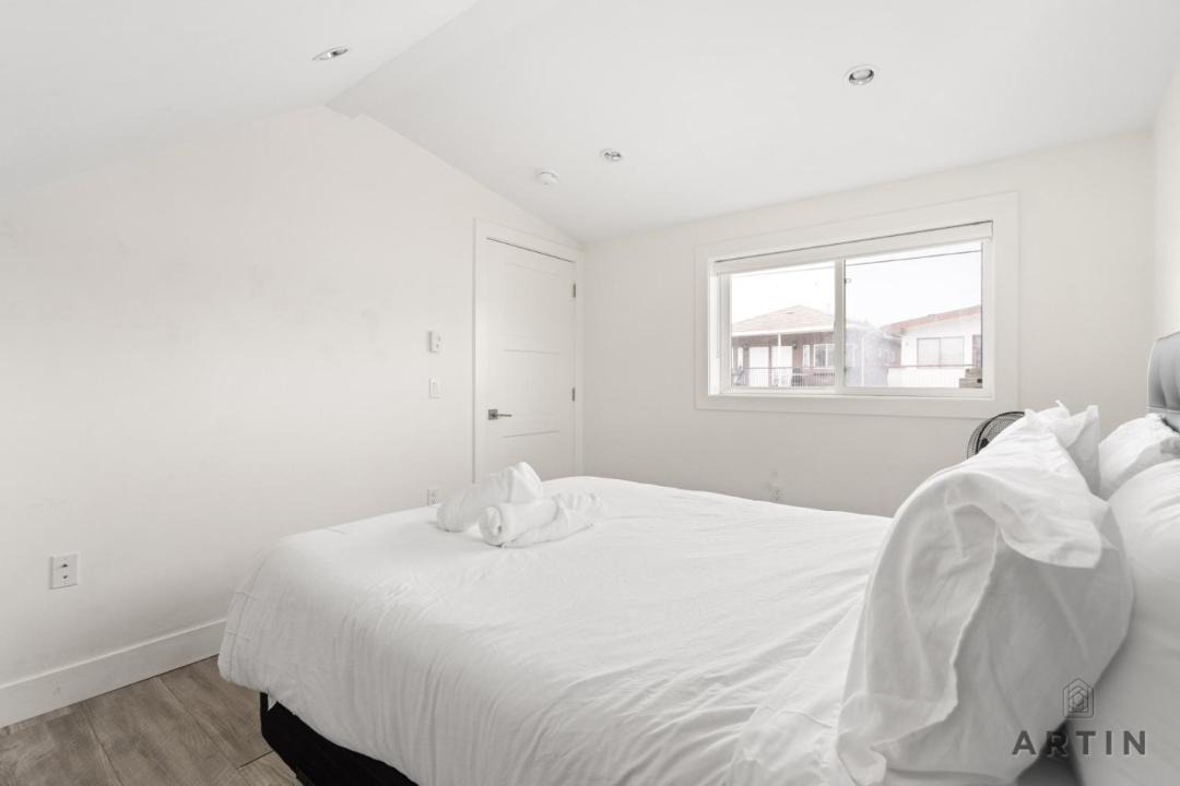 Photo of Bedroom in Sunset