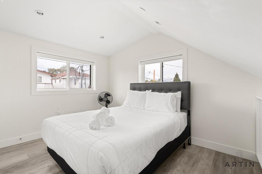 Photo of Bedroom in Sunset