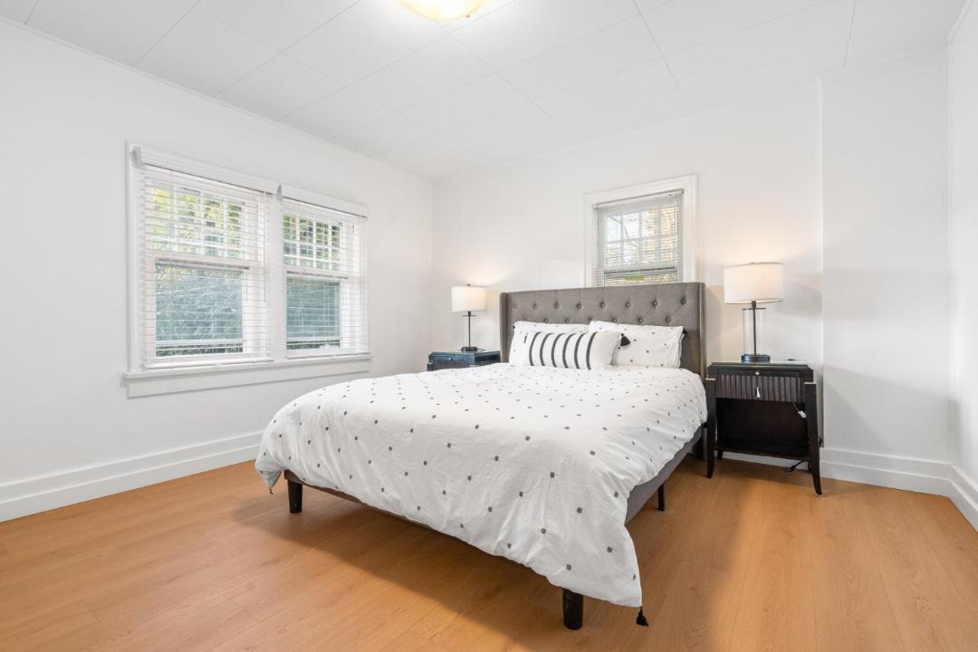 Photo of Bedroom in Oakridge