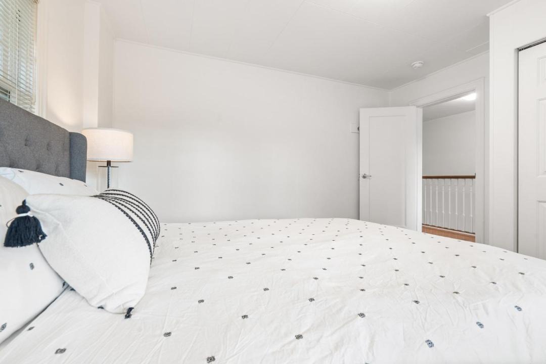 Photo of Bedroom in Oakridge
