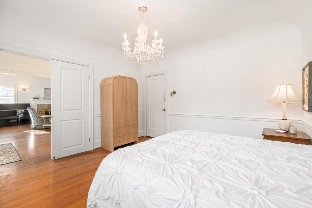 Photo of Bedroom in Oakridge