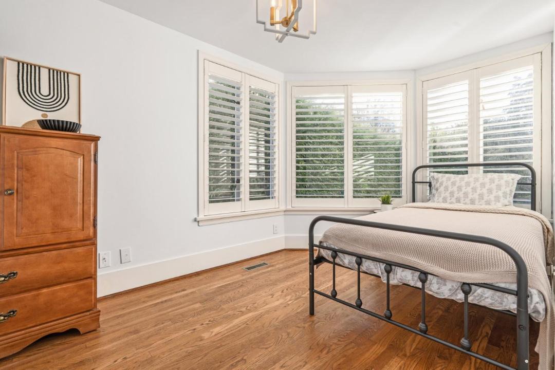 Photo of Bedroom in Oakridge