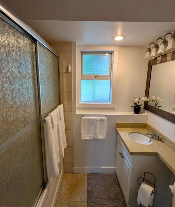 Photo of Bathroom in District of North Vancouver