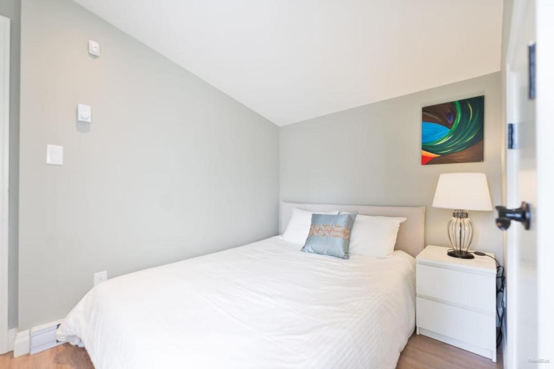 Photo of Bedroom in Sunset