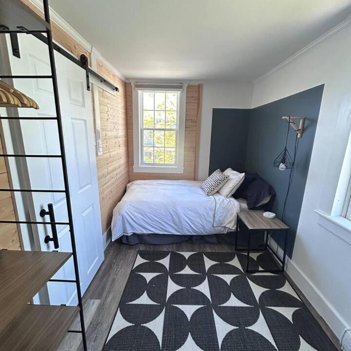 Photo of Bedroom in Shelburne