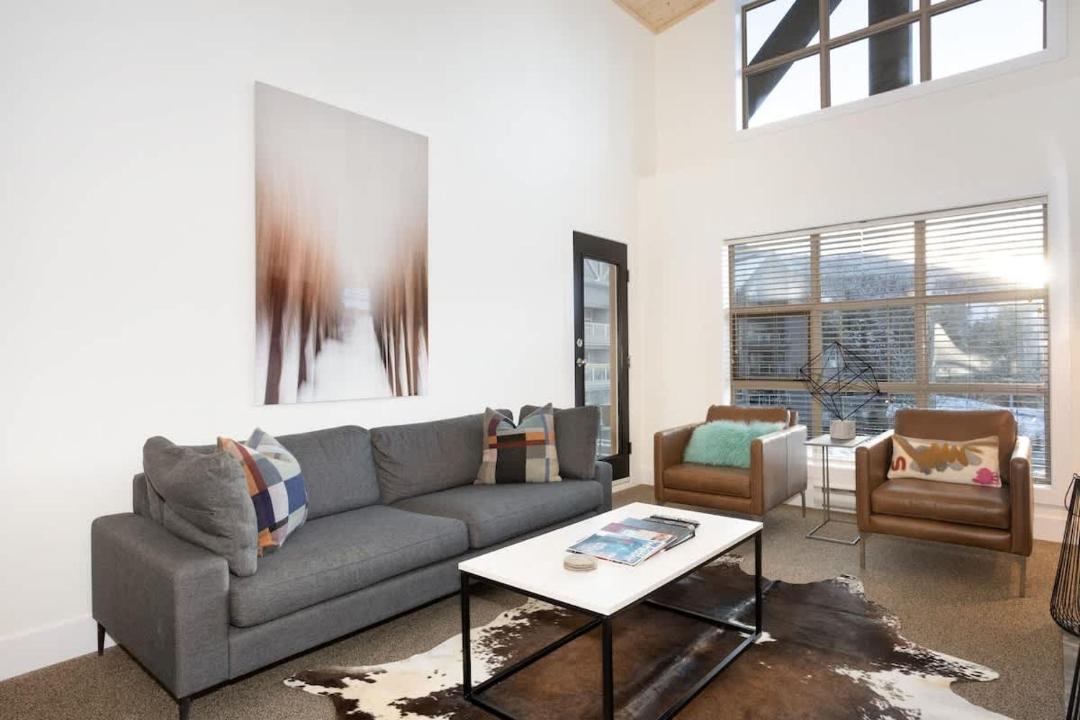 Photo of Livingroom in Upper Village