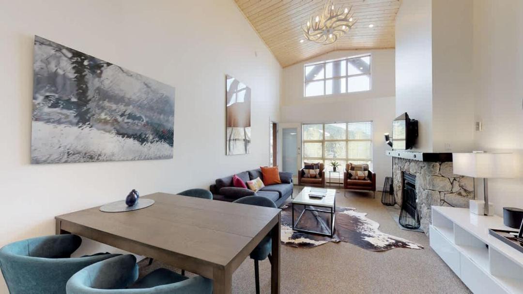 Photo of Livingroom in Upper Village
