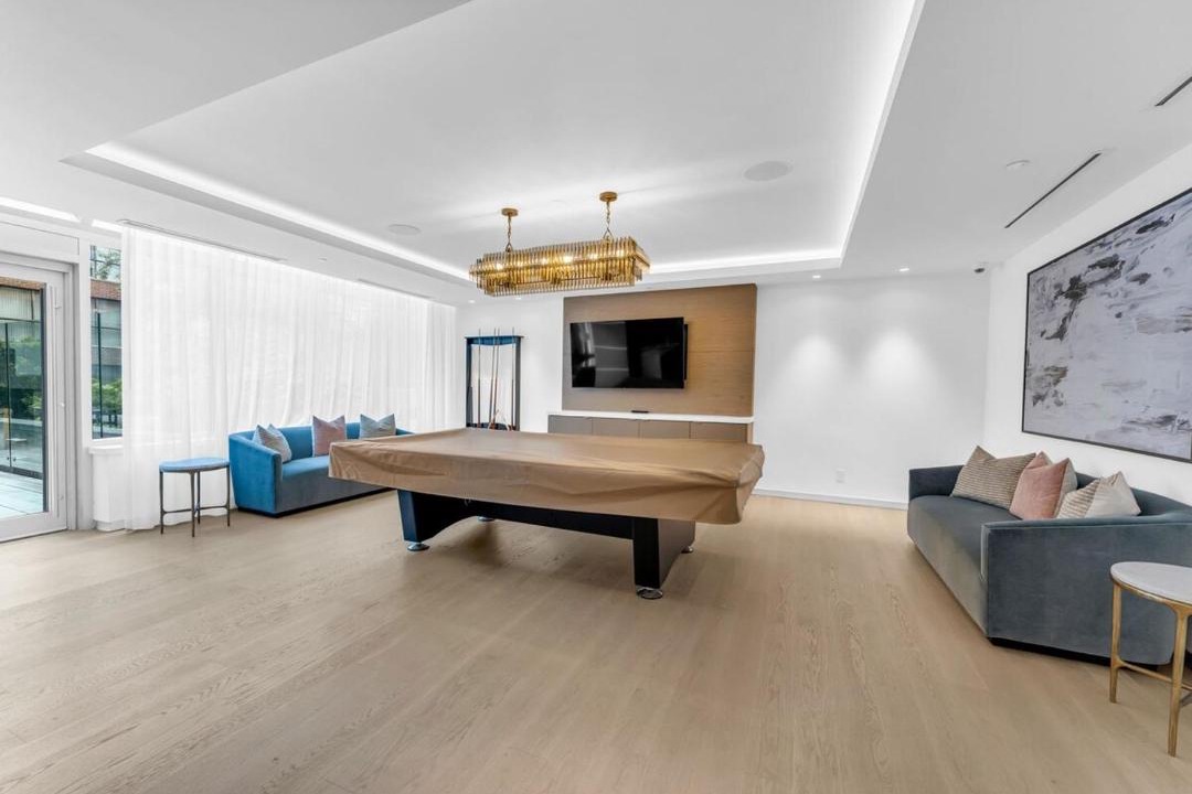 Photo of Livingroom in Bloor-Yorkville