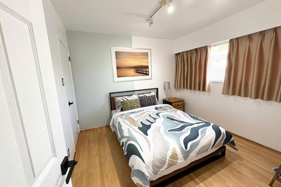 Photo of Bedroom in Oakridge