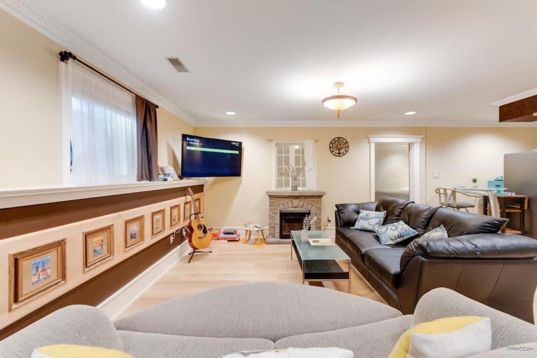 Photo of Livingroom in Anmore