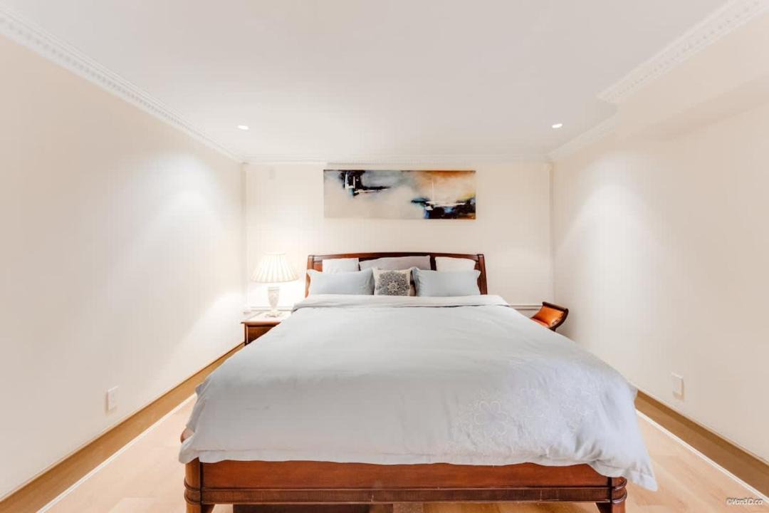 Photo of Bedroom in Anmore