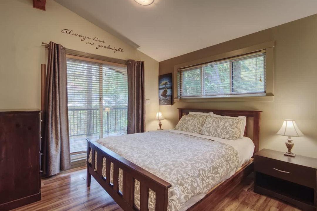 Photo of Bedroom in Port Renfrew