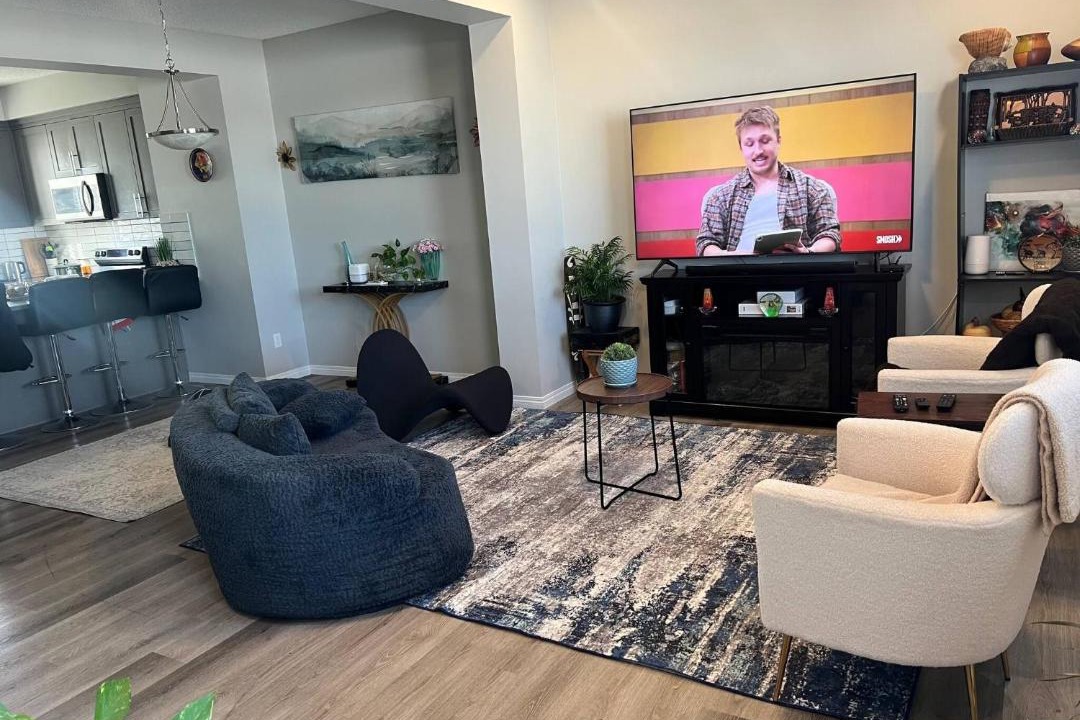 Photo of Livingroom in Southeast Edmonton