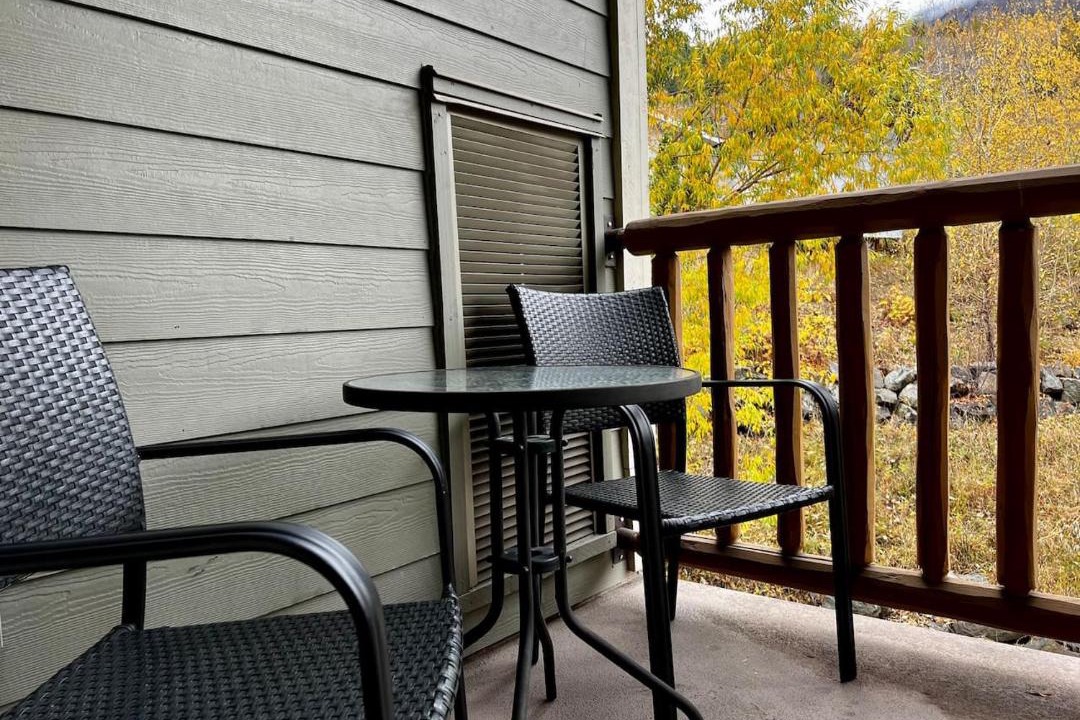 Photo of Patio Balcony in East Kootenay