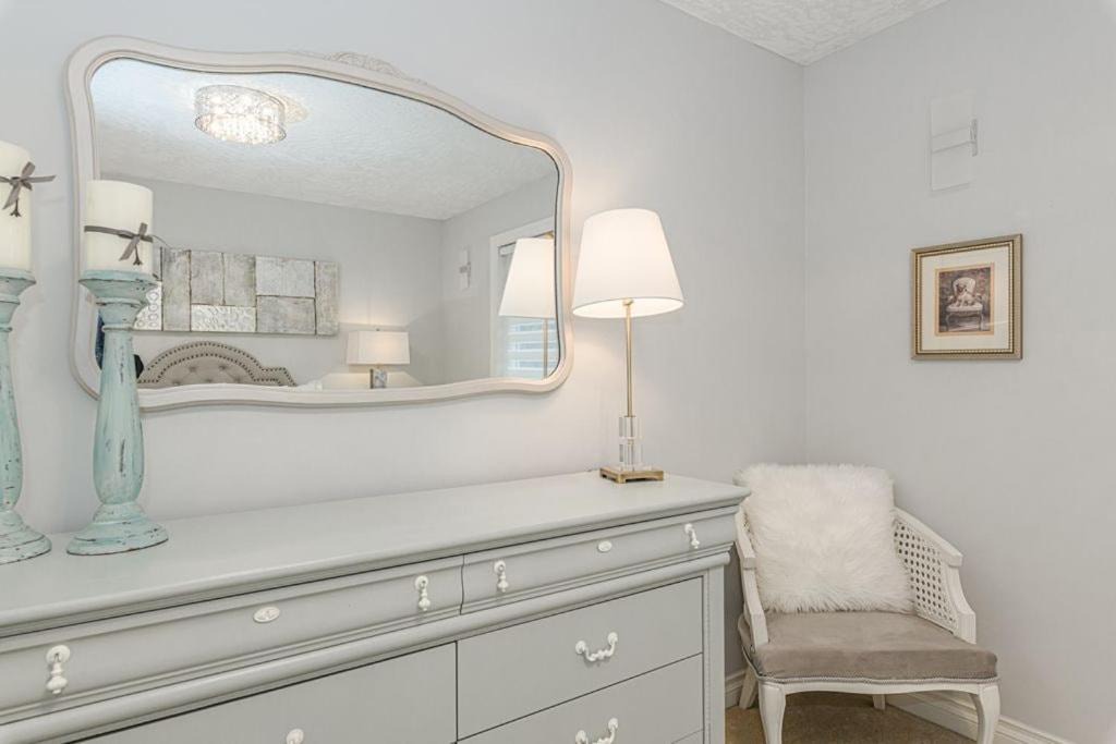 Photo of Bedroom in Booktown