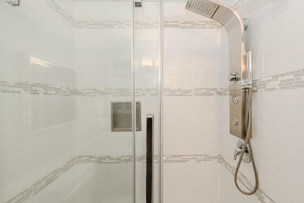Photo of Bathroom in Booktown