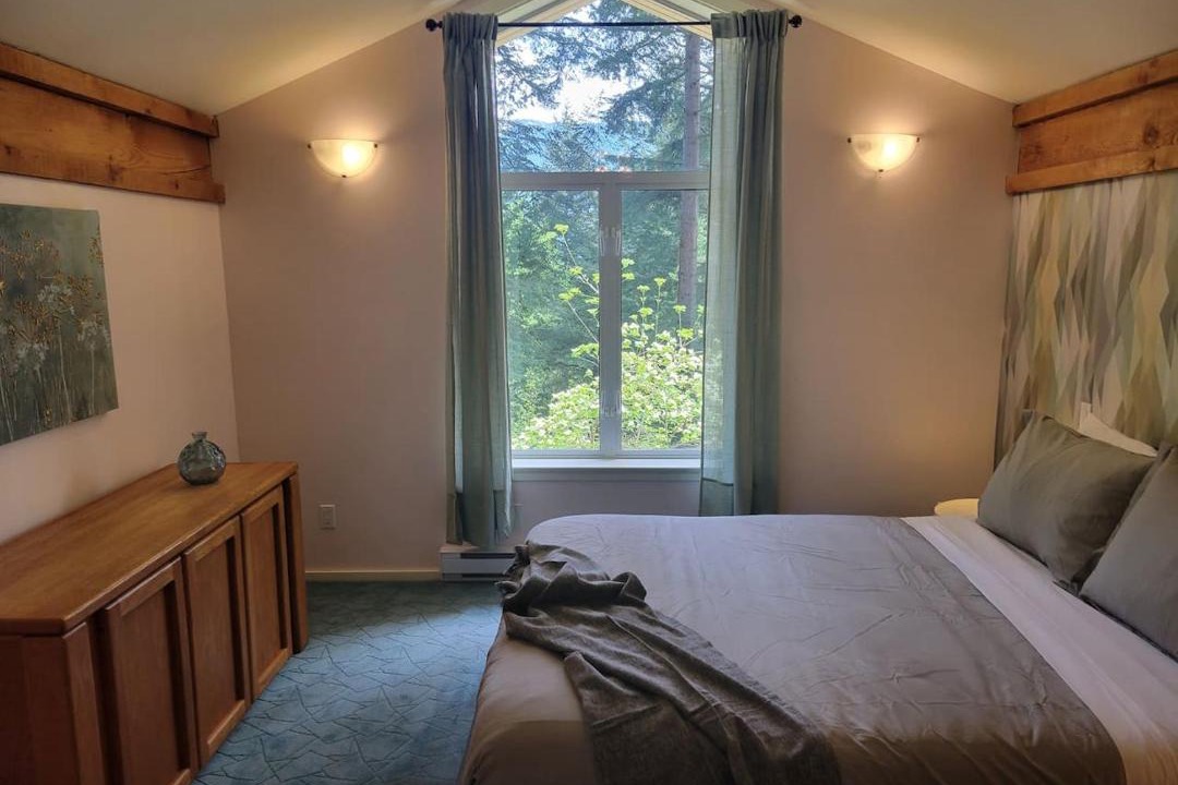 Photo of Bedroom in Bowen Island