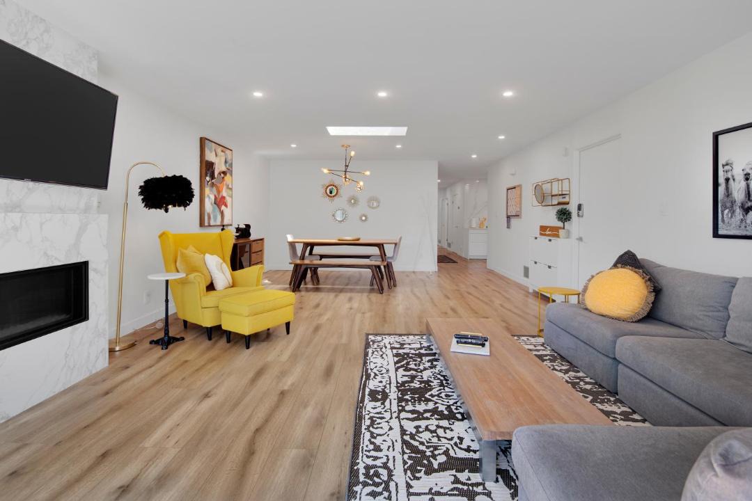 Photo of Livingroom in Fairview