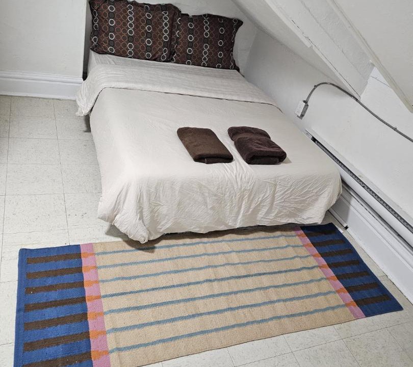 Photo of Bedroom in Bay Street Corridor