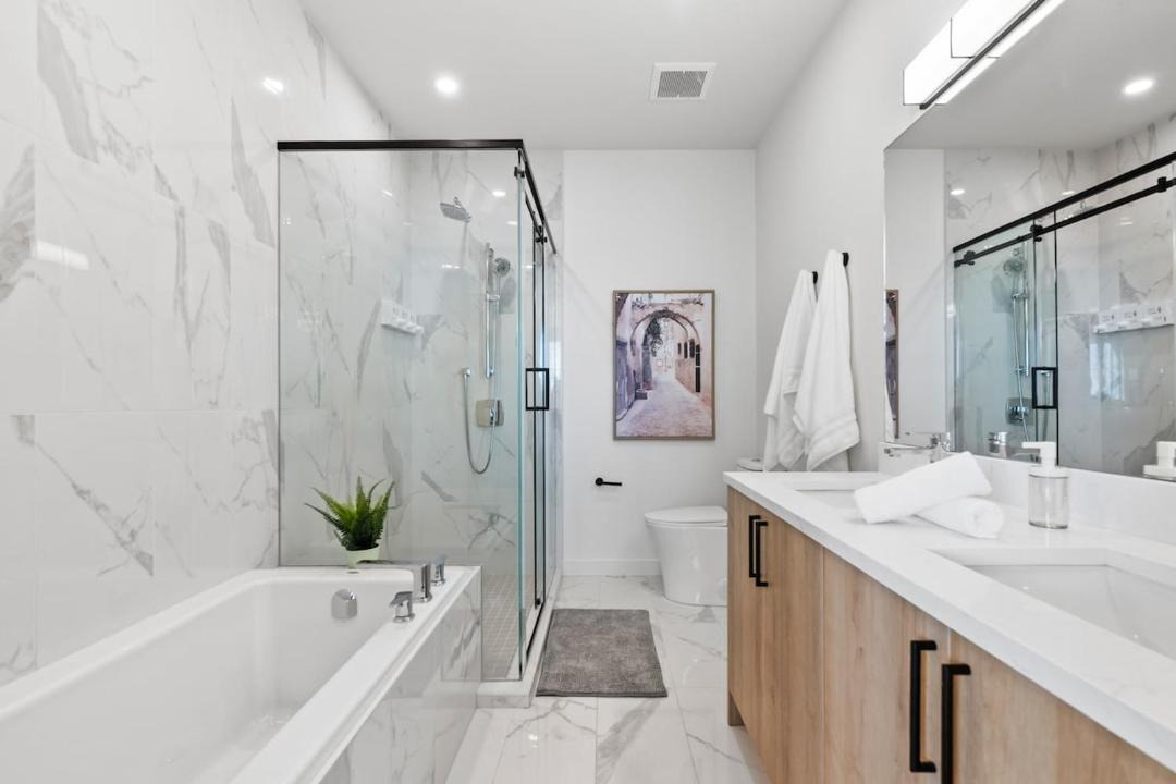 Photo of Bathroom in Hillhurst