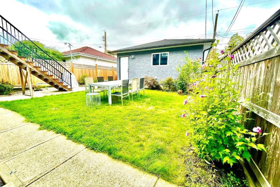 Photo of Others in Renfrew-Collingwood