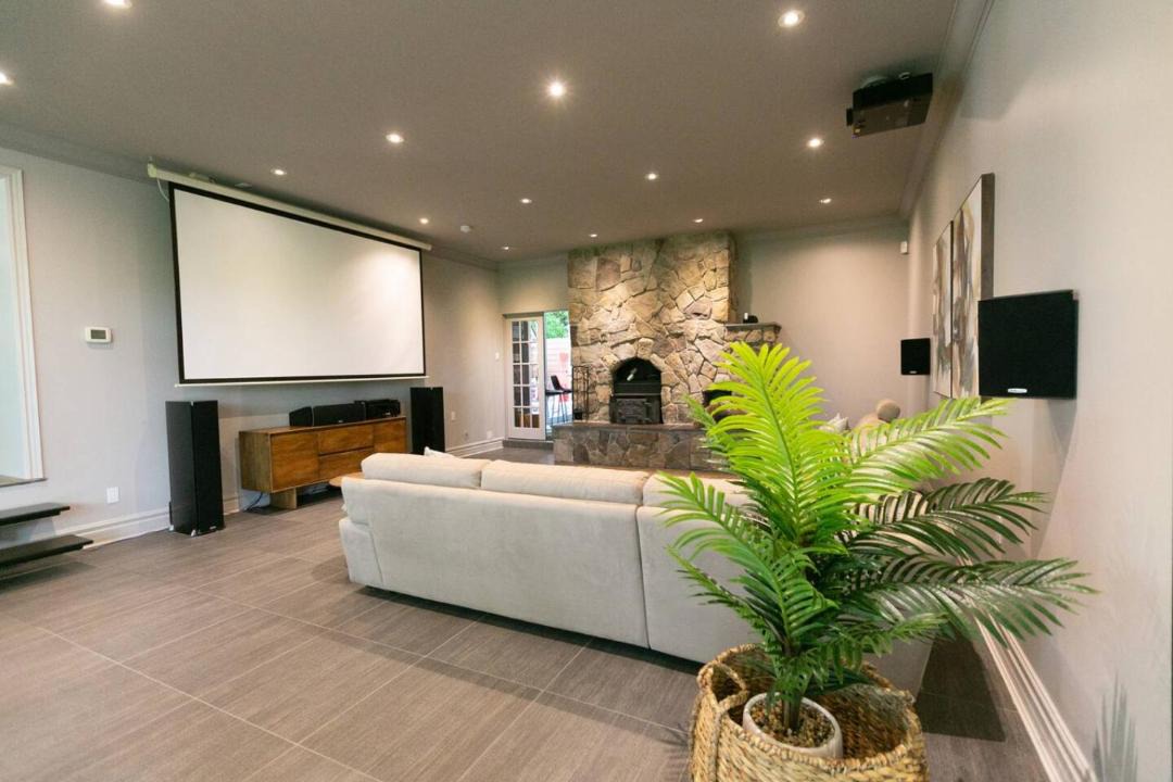 Photo of Livingroom in Caledon