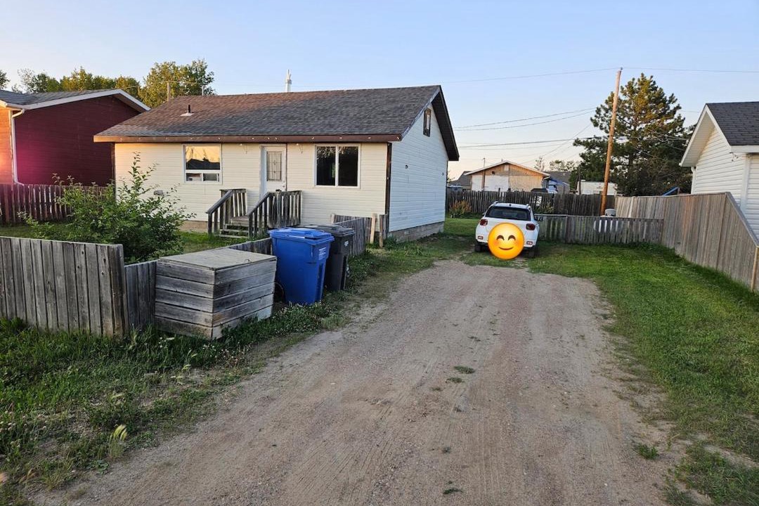 Photo of Others in Buffalo Narrows