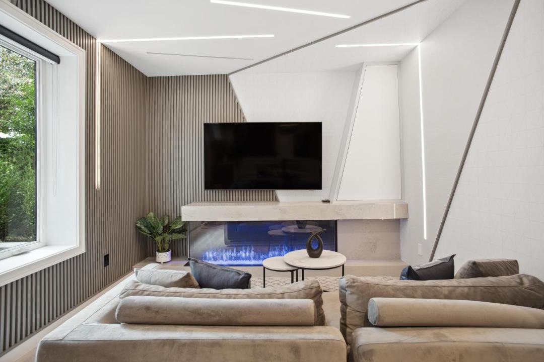 Photo of Livingroom in Davie Village
