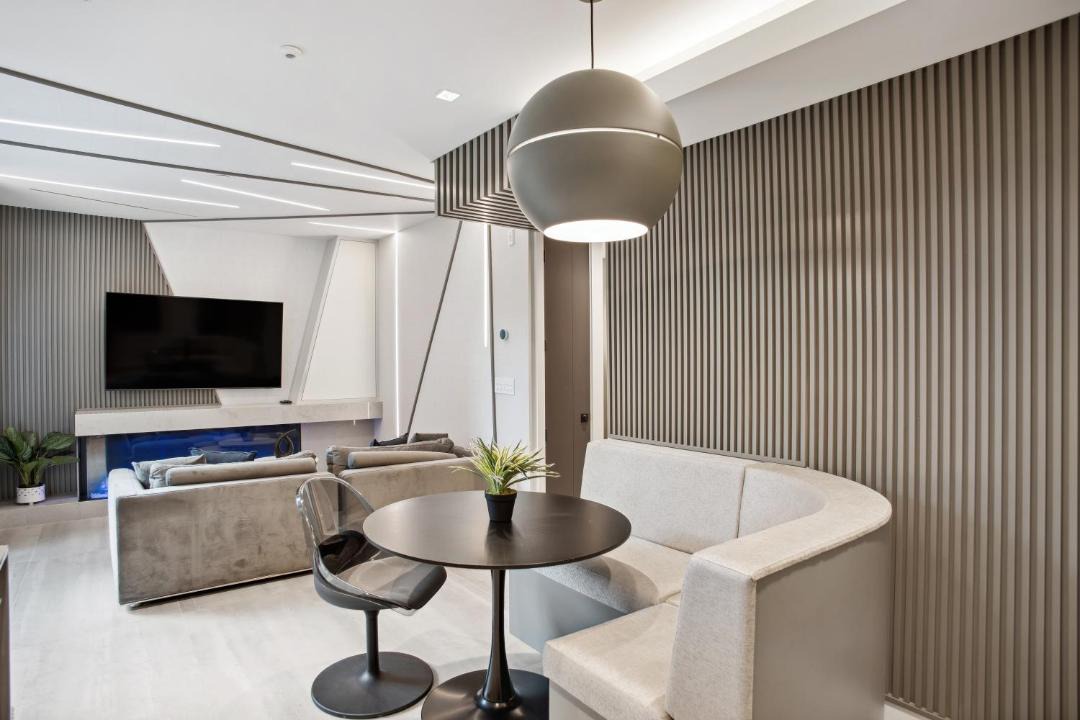 Photo of Livingroom in Davie Village