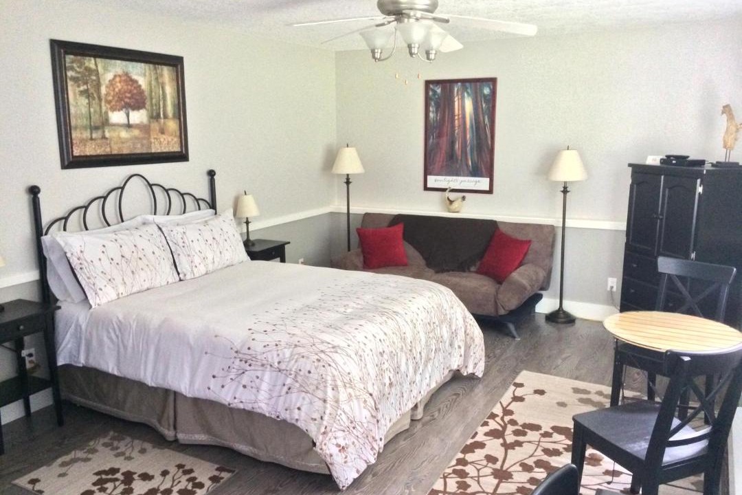 Photo of Bedroom in Brentwood Bay