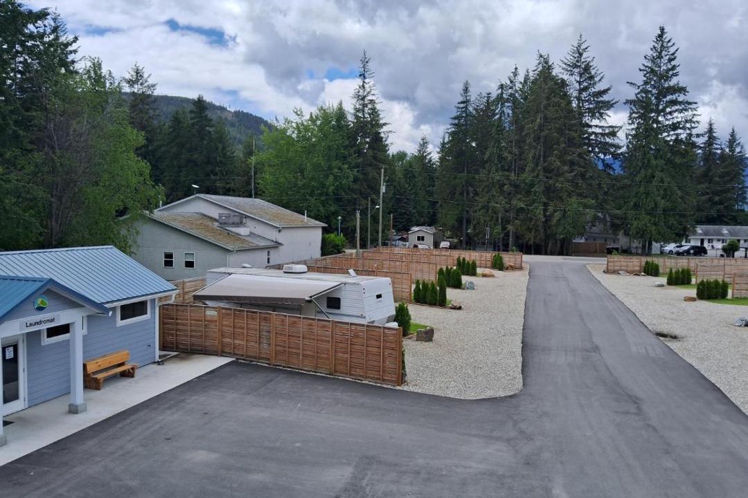 Photo of Others in Sicamous