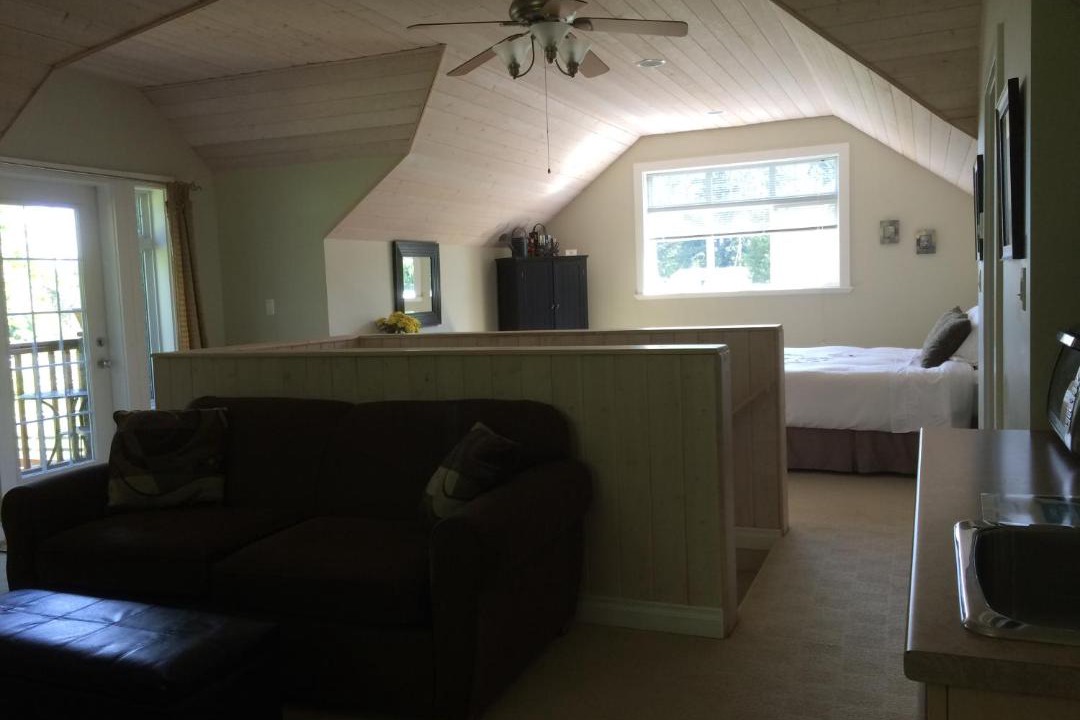 Photo of Livingroom in Brentwood Bay