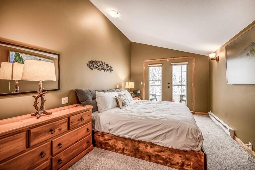 Photo of Others in Snow Pine Estates
