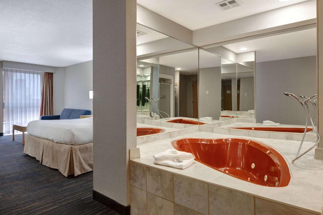 Photo of Others in Niagara Falls