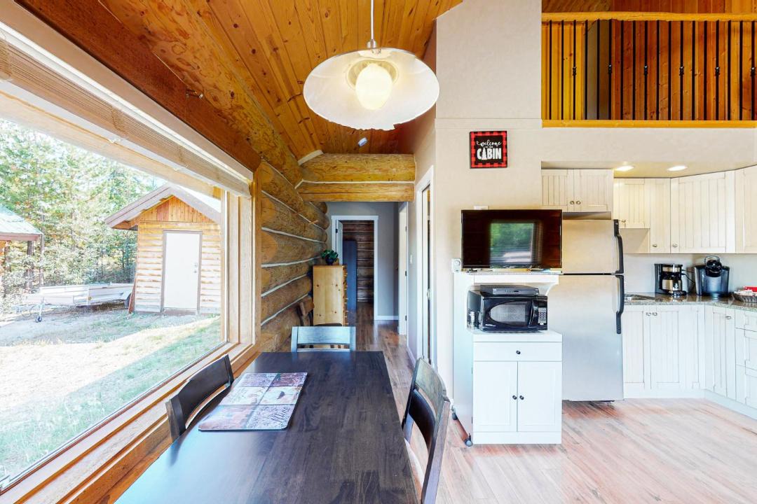 Photo of Livingroom in Lac Le Jeune