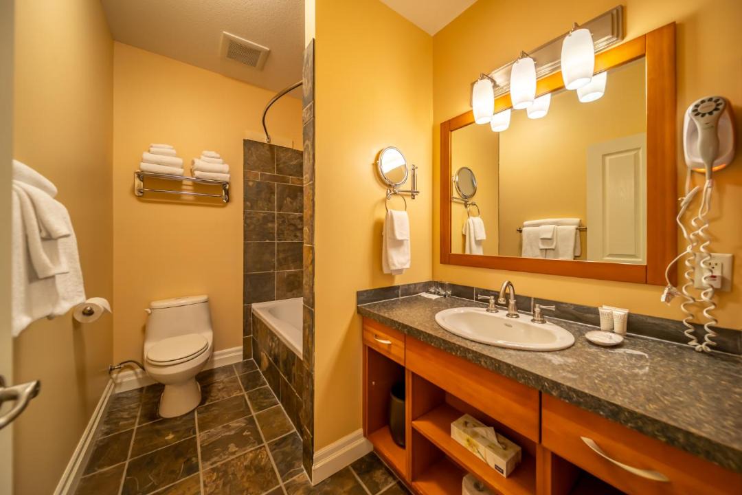 Photo of Bathroom in Nakusp