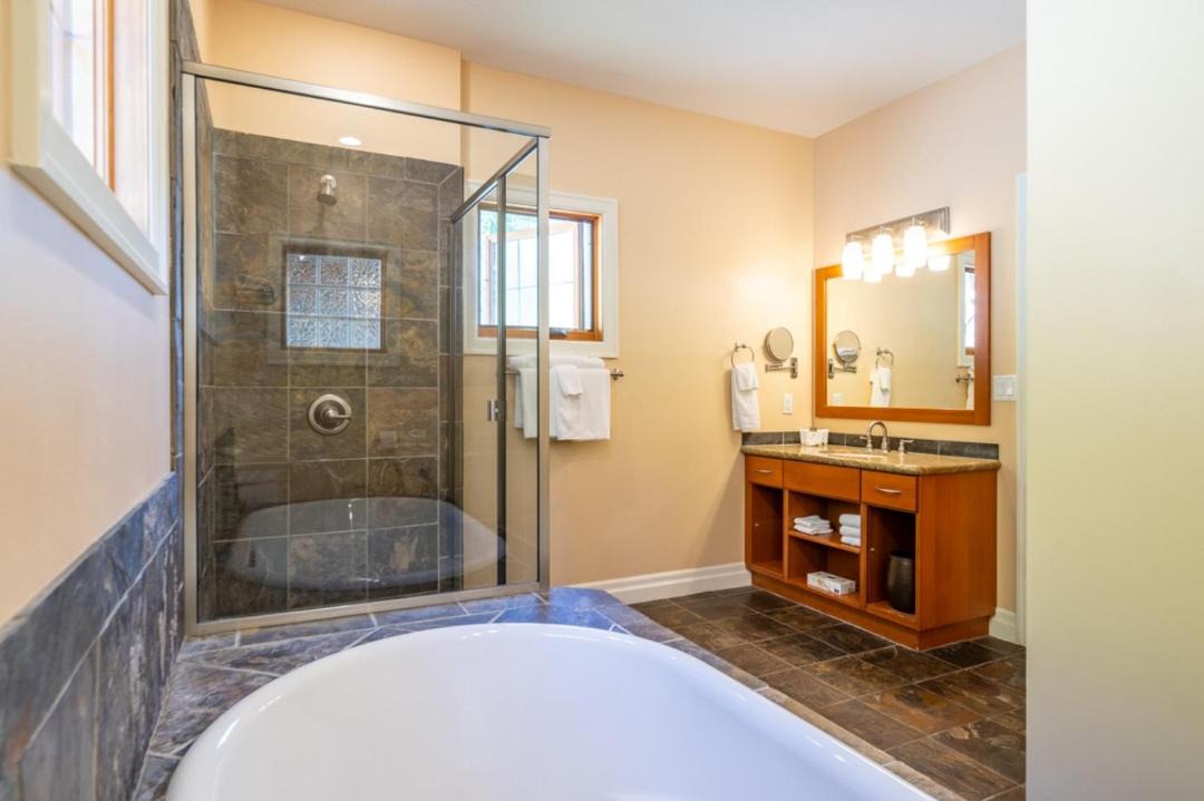 Photo of Bathroom in Nakusp